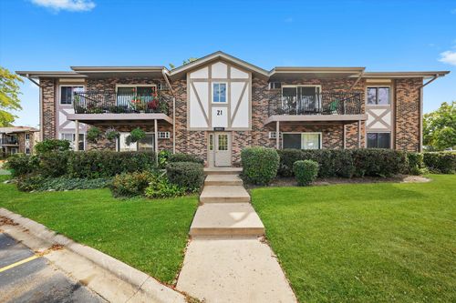 apt-21-110-9S125 Lake Dr, Willowbrook, IL, 60527-2545 | Card Image