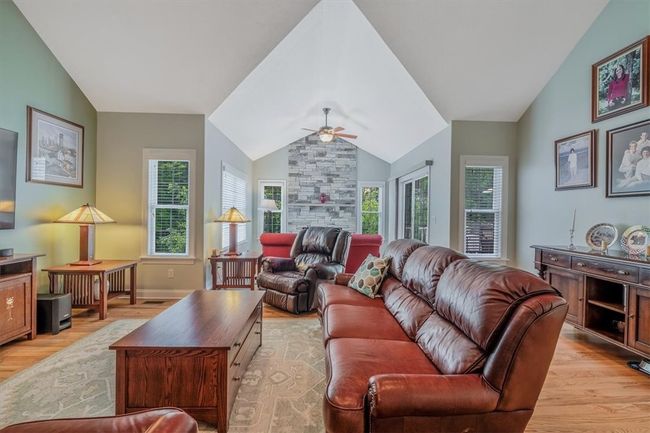 1303 Shinnecock Ct, House other with 4 bedrooms, 4 bathrooms and 2 parking in Adams Twp PA | Image 17