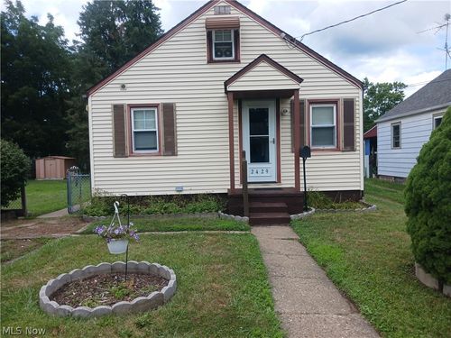 2429 22nd Street Ne, Canton, OH, 44705 | Card Image