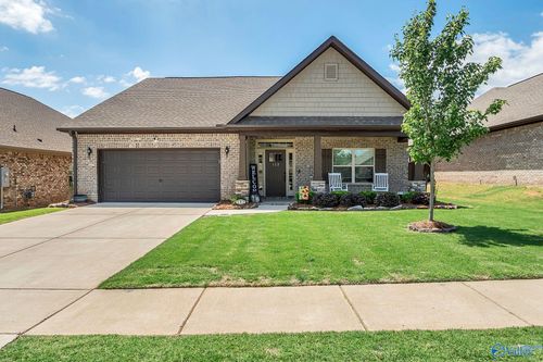 112 Pennington Ave, Huntsville, AL, 35811-8143 | Card Image
