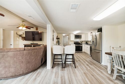 4232 Farm Road 196 N, Paris, TX, 75462-1568 | Card Image
