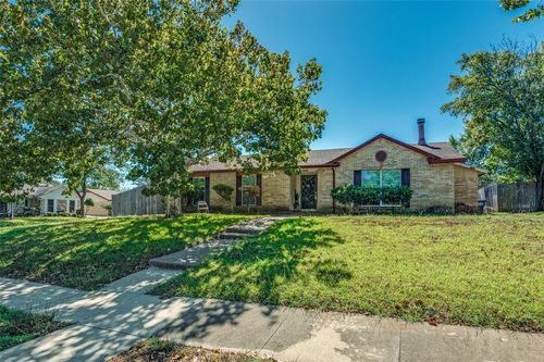 1202 Canyon Oaks Dr, Lancaster, TX, 75146-1316 | Card Image