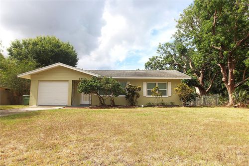 2200 Rose St, SARASOTA, FL, 34239-5320 | Card Image