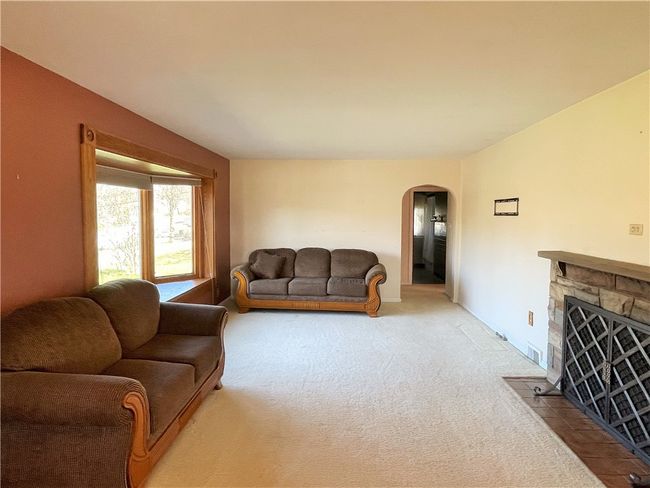 376 Chapel Rd, House other with 3 bedrooms, 1 bathrooms and 2 parking in Aliquippa PA | Image 4