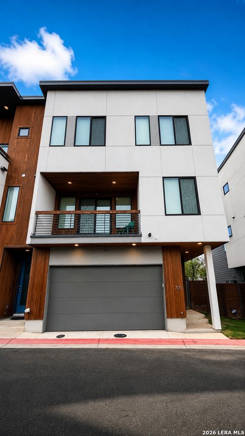 102 Tendick, San Antonio, TX, 78209-7101 | Card Image