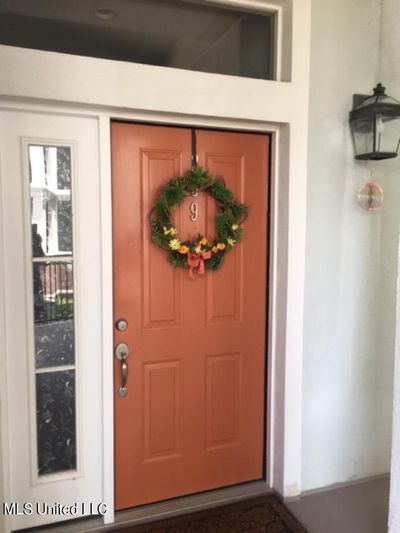 FRONT DOOR | Image 2