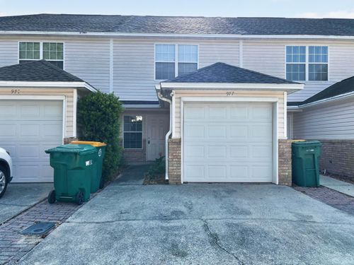 977 Scenic Oak Ln, Fort Walton Beach, FL, 32547-4976 | Card Image