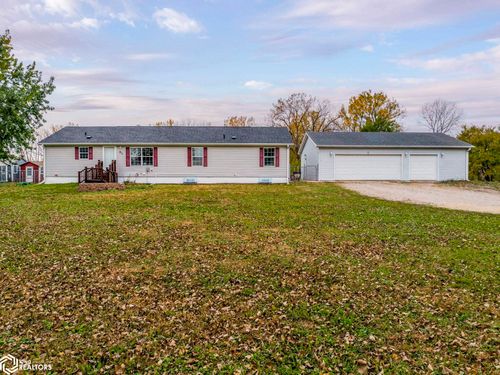 815 N 40th St, Clear Lake, IA, 50428-4101 | Card Image