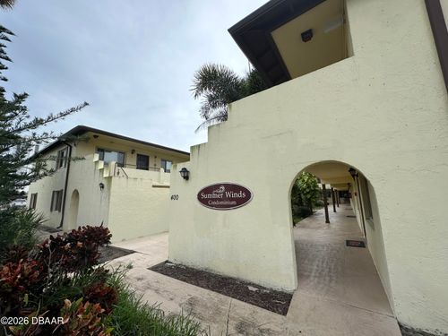 180-400 Oakridge Boulevard, Daytona Beach, FL, 32118 | Card Image