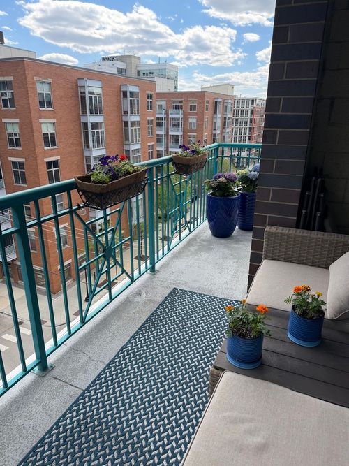 b6-920 W Madison St, Chicago, IL, 60607-2713 | Card Image