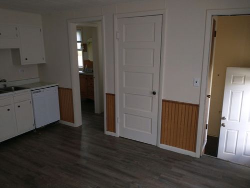 220 W Race St, San Jose, IL, 62682-6175 | Card Image