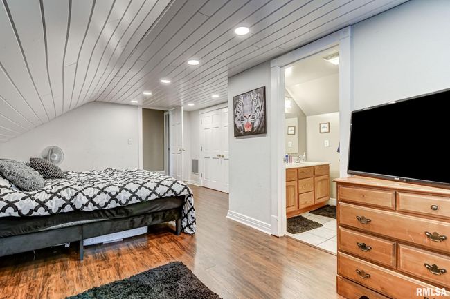 258 E Elm St, House other with 4 bedrooms, 2 bathrooms and null parking in Waverly IL | Image 17