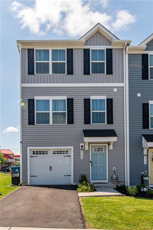 2108 Cross Country Rd, NORTHAMPTON, PA, 18067-8725 | Card Image