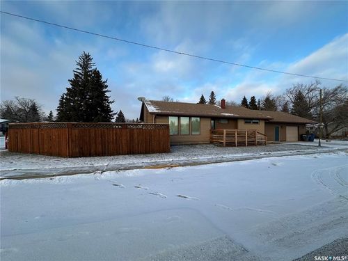 801 5th Ave, Whitewood, SK, S0G5C0 | Card Image