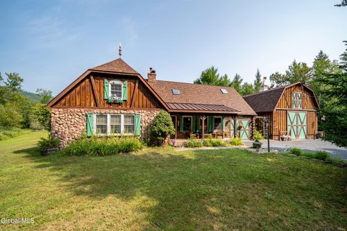 679 Valentine Pond Rd, Pottersville, NY, 12860-2519 | Card Image