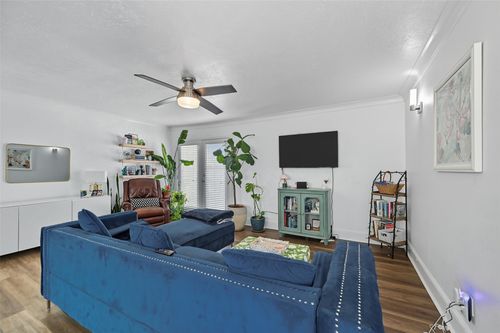 apt-221-5927 E University Blvd, Dallas, TX, 75206-9114 | Card Image