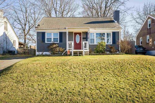 812 Florence Ave, Waynesboro, VA, 22980-6033 | Card Image