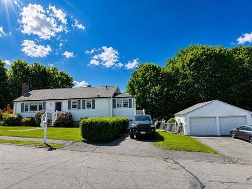 12 Seneca Rd, Woburn, MA, 01801-6147 | Card Image