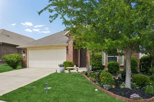 1815 Vallana Dr, Gainesville, TX, 76240-5946 | Card Image