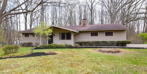 62 W Bel Meadow Ln, Chagrin Falls, OH, 44022-4222 | Card Image
