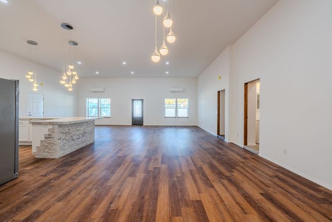 38 Private Drive 1548, House other with 4 bedrooms, 3 bathrooms and 10 parking in Hernandez NM | Image 9
