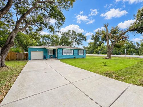 6737 Bayou Dr, Hitchcock, TX, 77563-3531 | Card Image