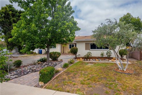 10425 Hillview Ave, Chatsworth, CA, 91311-2122 | Card Image
