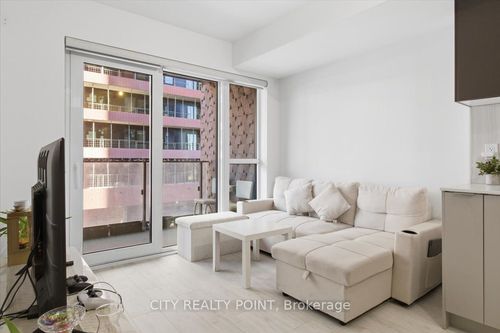 301-8 Tippett Rd, Toronto, ON, M3H0E7 | Card Image