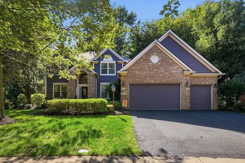 8460 Trail Lake Dr, Powell, OH, 43065-7995 | Card Image