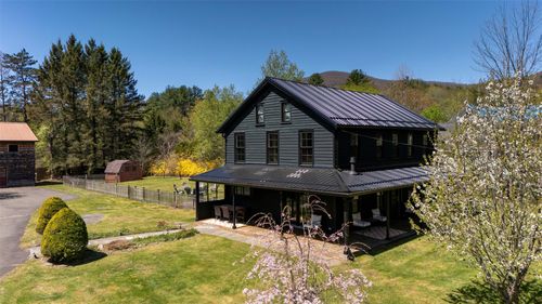 39 Van Wagner Rd, Willow, NY, 12495-5211 | Card Image