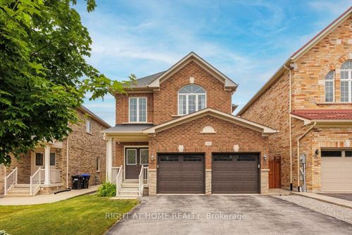 166 Gardiner Dr, Bradford, ON, L3Z0J5 | Card Image