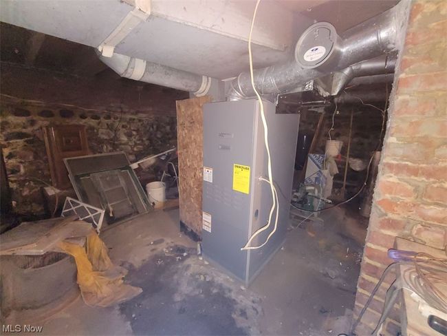 Utility room with heating utilities | Image 16