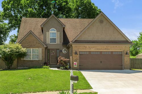 395 Colony Dr, Versailles, KY, 40383-9574 | Card Image