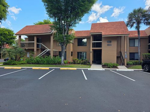 202-11142 Green Lake Dr, Boynton Beach, FL, 33437-1466 | Card Image