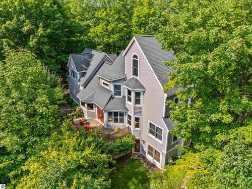 10552 Craig Rd, Traverse City, MI, 49686-9221 | Card Image