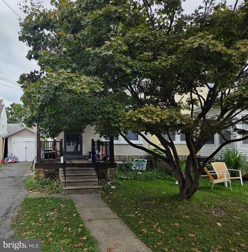 523 Winfield Ave, UPPER DARBY, PA, 19082-2219 | Card Image