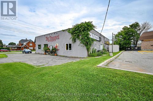 202 Percy St, Smiths Falls, ON, K7A4W8 | Card Image