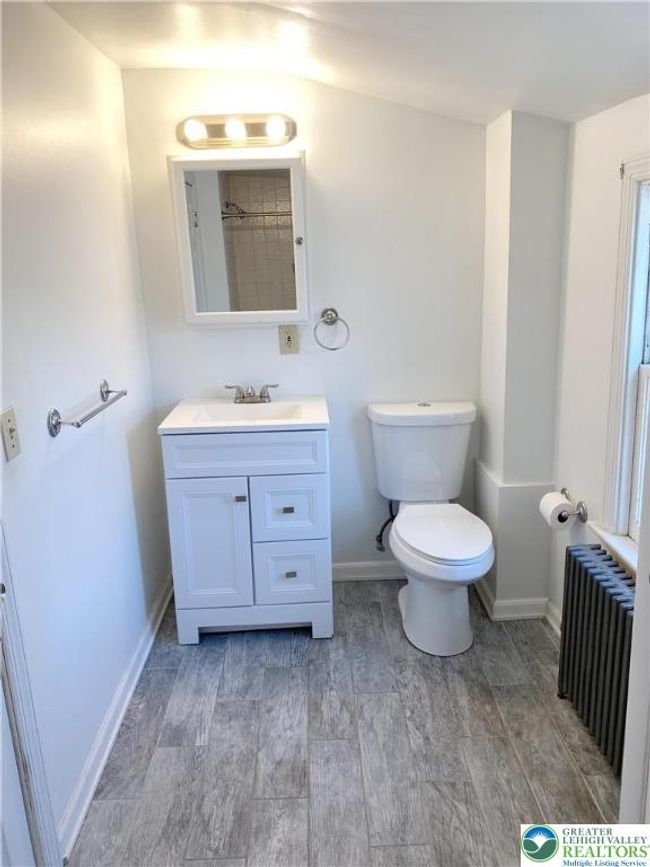 Unit #2 Bathroom | Image 27