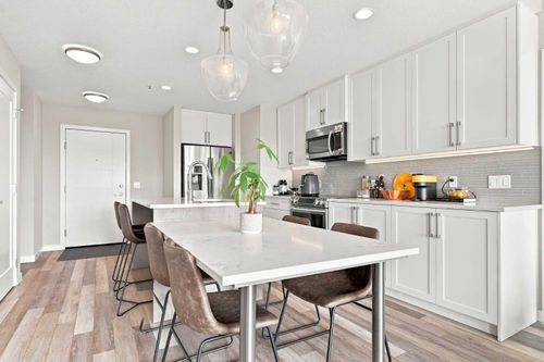 320-8530 8a Ave Sw, Calgary, AB, T3H6A7 | Card Image
