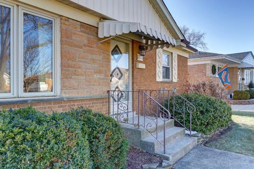 11111 Shelley St, Westchester, IL, 60154-4145 | Card Image