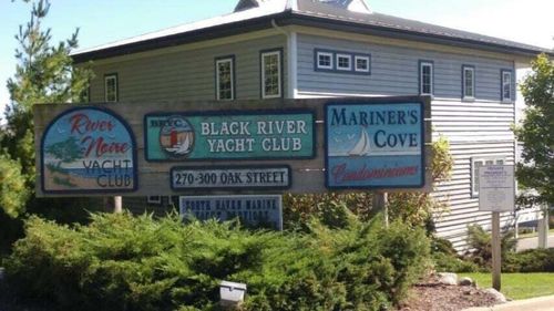 55-300 Oak St, South Haven, MI, 49090-1059 | Card Image