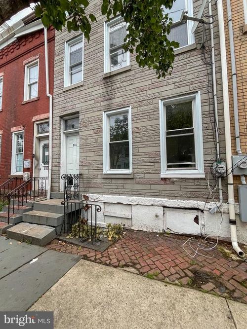 412 Lamberton St, Trenton, NJ, 08611-2810 | Card Image