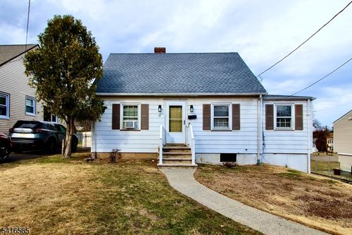 18 Durrell St, Verona, NJ, 07044-1722 | Card Image