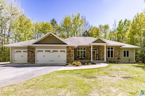 2605 Marcus Cir, Cloquet, MN, 55720-2911 | Card Image