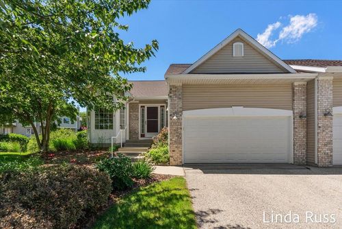 45-3912 Pemberton Dr Se, Grand Rapids, MI, 49508-8894 | Card Image