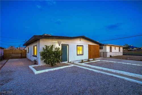 1202 Ivy Ln, Las Vegas, NV, 89106-2910 | Card Image