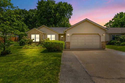 33936 Beaconsfield St, Clinton Township, MI, 48035-3912 | Card Image