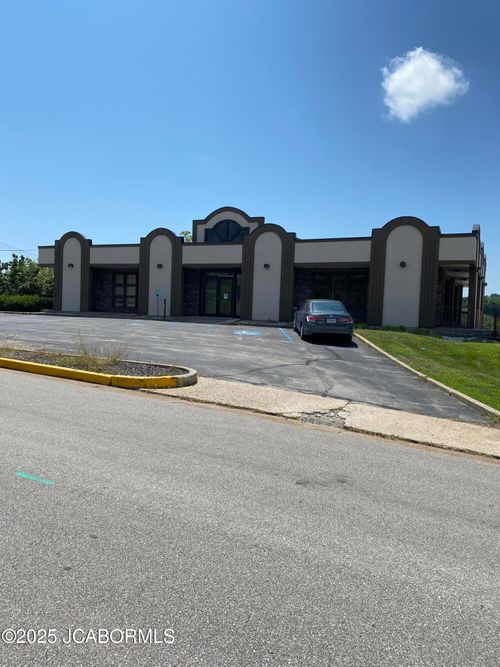 1913 William St, Jefferson City, MO, 65109-4760 | Card Image