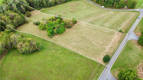 310 Jessup Grove Church Rd, Pilot Mountain, NC, 27041-7218 | Card Image