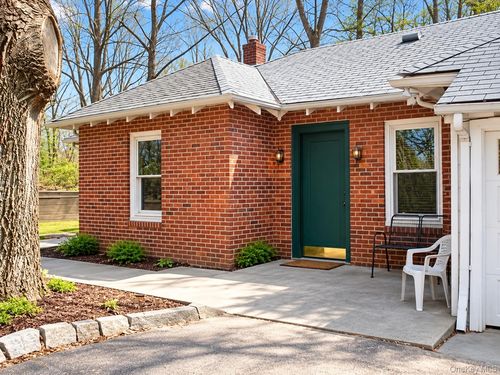 12 A Auserehl Ct, Huntington, NY, 11743 | Card Image